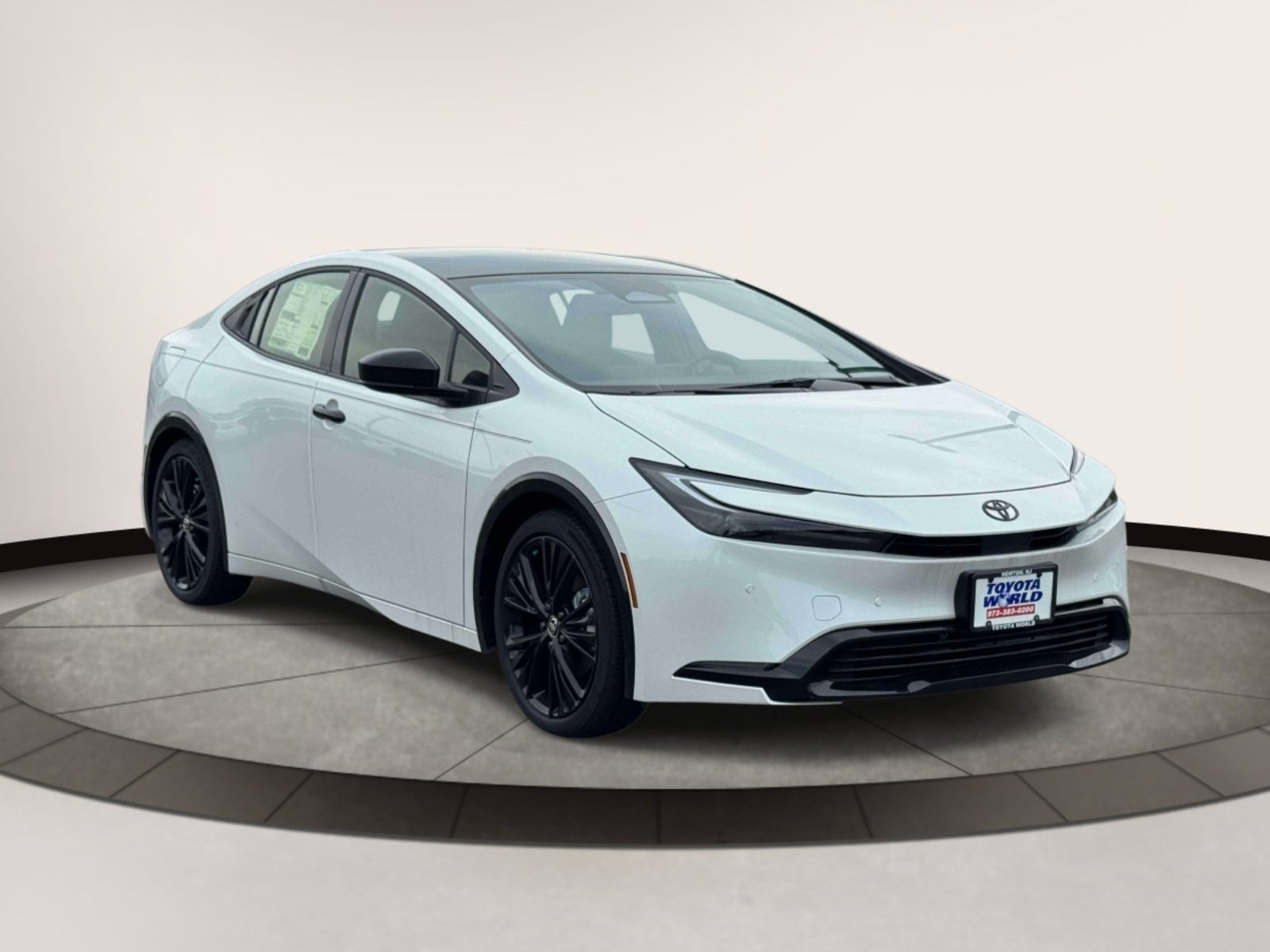 2026 Toyota Prius Plug-In Hybrid SE (Natl)