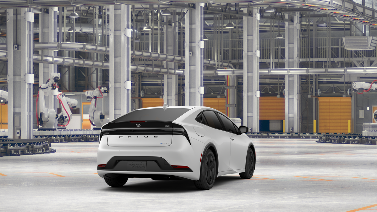 2027 Toyota Prius Plug-in Hybrid SE