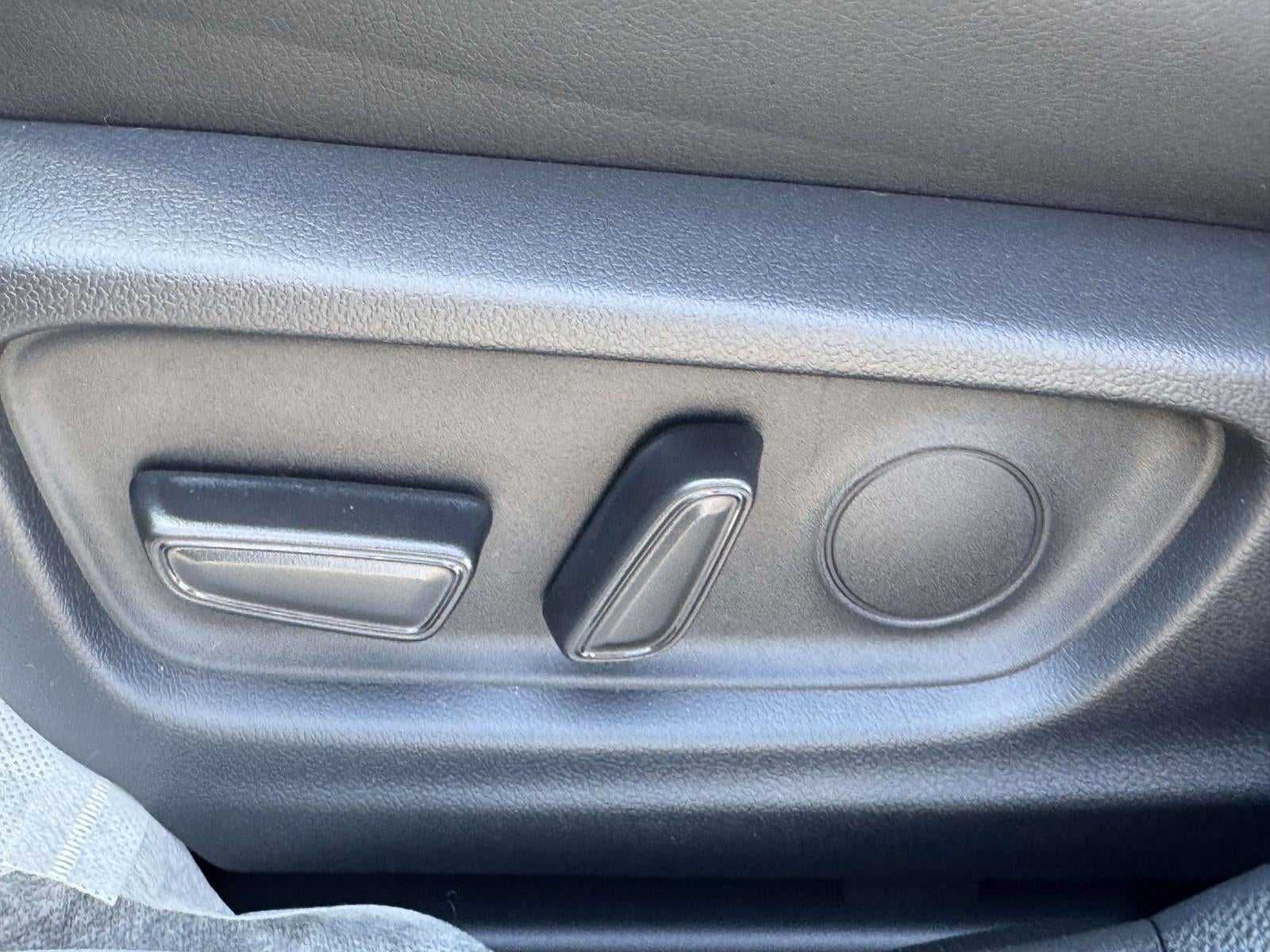 2026 Toyota Corolla XLE - Photo 21