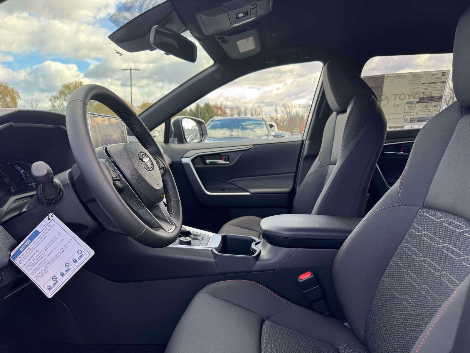 2025 Toyota RAV4 Plug-In Hybrid SE