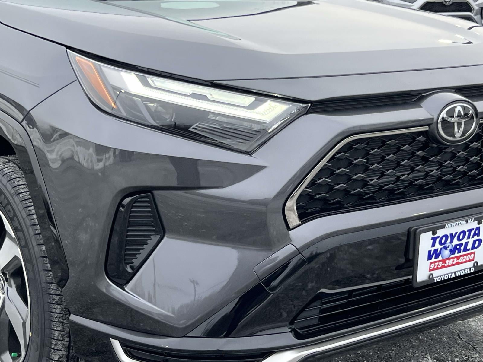 2025 Toyota RAV4 Plug-In Hybrid SE